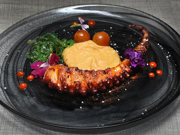 Pata de pulpo del Menú Especial en La Bodega de Chema